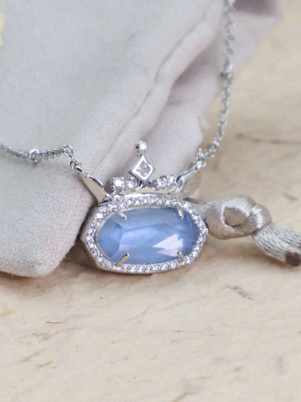 Kendra Scott Disney Elisa Blue Mother-of-Pearl Silver Kind Necklace